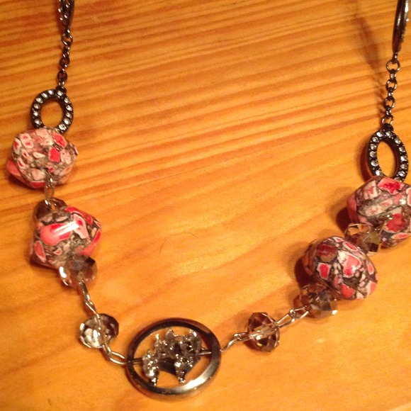 ❤️ SOLD. NWOT MARBLE & GLASS BEAD NECKLACE - Picture 2 of 4