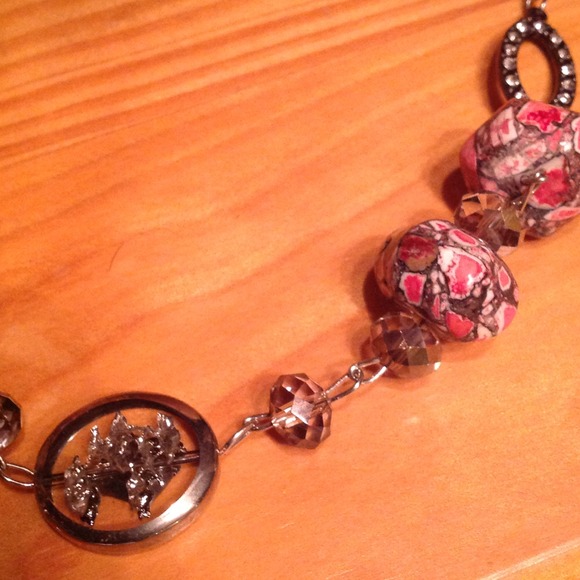 ❤️ SOLD. NWOT MARBLE & GLASS BEAD NECKLACE - Picture 4 of 4