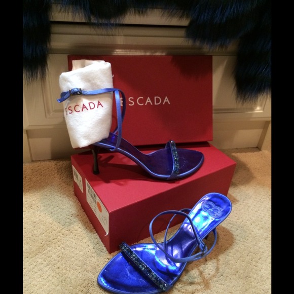 ##NO LONGER AVAILABLE## Escada fur jacket &sandals - Picture 3 of 4