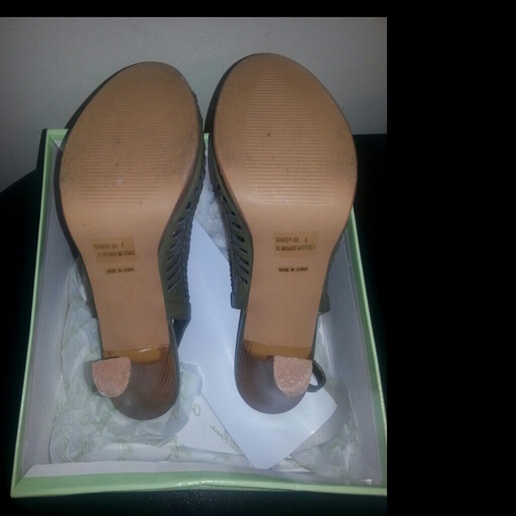 Sandals - Picture 2 of 4