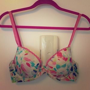 Bundle Calvin Klein pink push up bra and blue bra