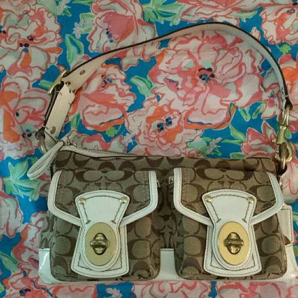 Coach Signature Shoulder Bag