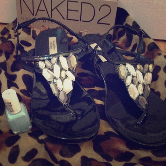 Simply Vera Wang Sandals