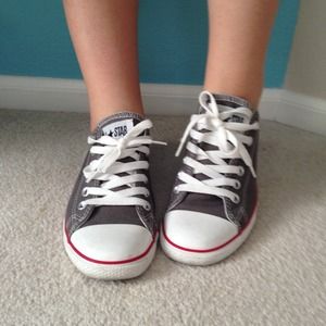 HOLD Grey Slim Converse Ox Low Top size 6.5