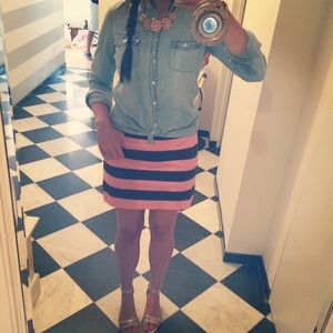 Gap pink and blue striped skirt. Sold out.