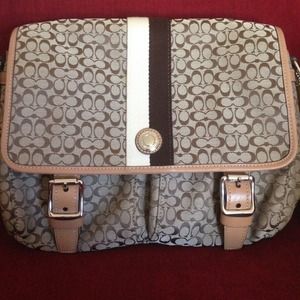 Authentic coach messenger bag-new wot