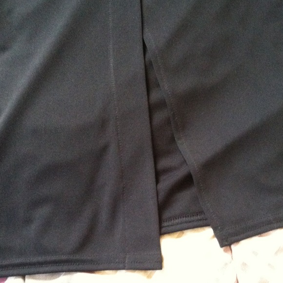 Long black skirt - Picture 3 of 3