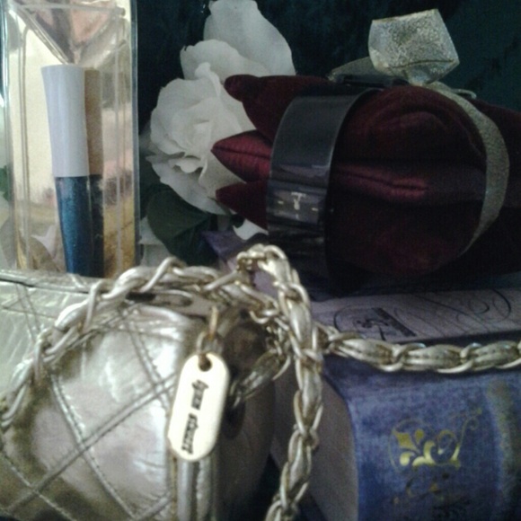 Style..Beauty....Luxury Bundle - Picture 2 of 4