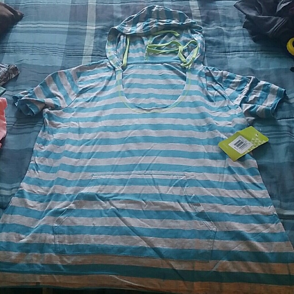 Stripe fitness shirt