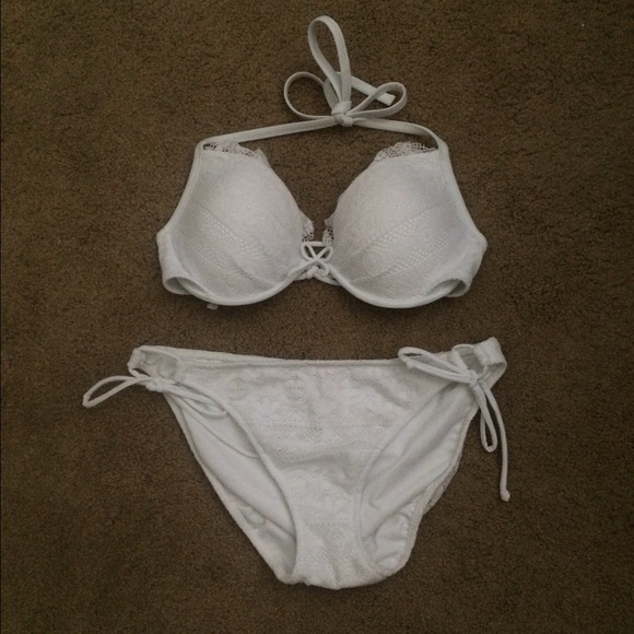 NWOT Victoria's Secret Push Up Swimsuit Top.