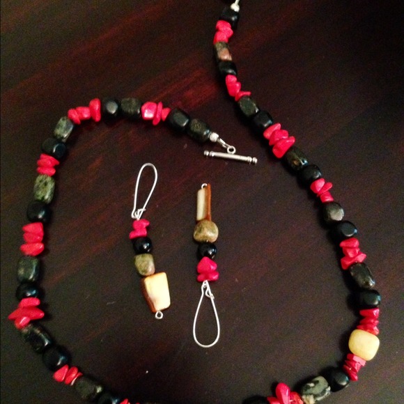 Multi-gemstone toggle necklace set