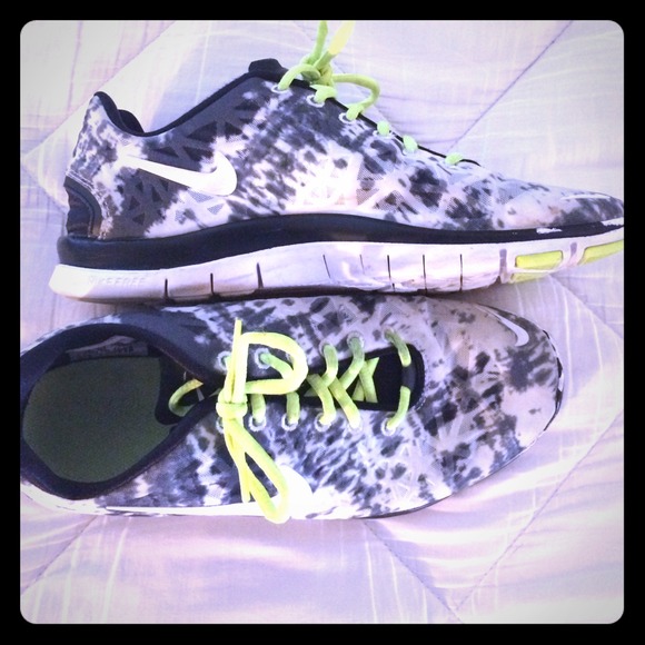 Nike free 5.0 cheetah running shoes