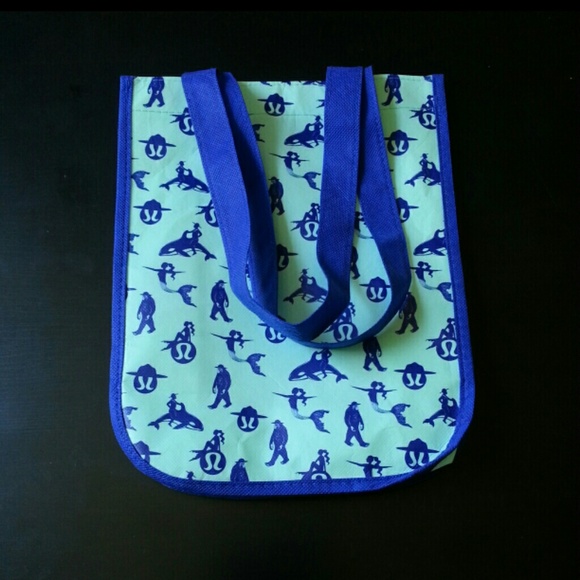 Lululemon Sea Wheeze shopping bag