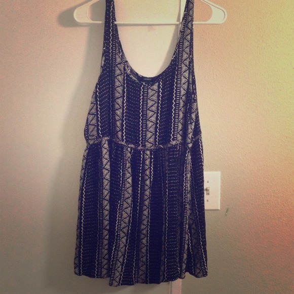 Sleeveless Tribal Print Dress - f21