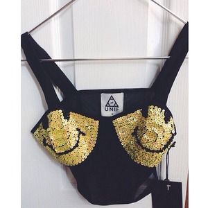 UNIF SMILEY BOOBS