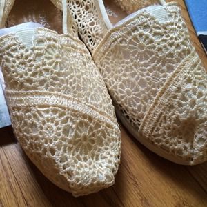 Off-White Crochet TOMS (NWT)