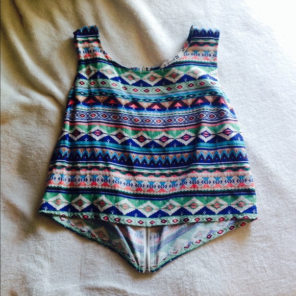 TRIBAL PRINT CROP TOP (zipper back)