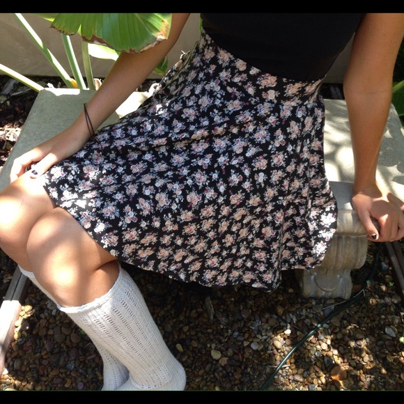 Adorable Black-Floral High Waisted Skirt
