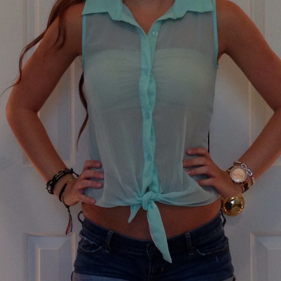 SOLD 🎉 Teal Sleeveless Crop Top
