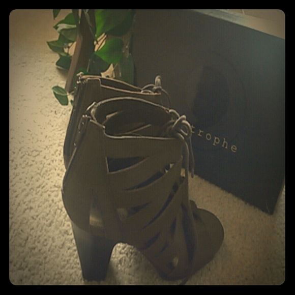 Lace up leather mid heel sandals