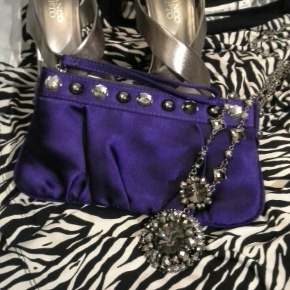 NEW EXPRESS EMBELLISHED CLUTCH W/WRISTBAND