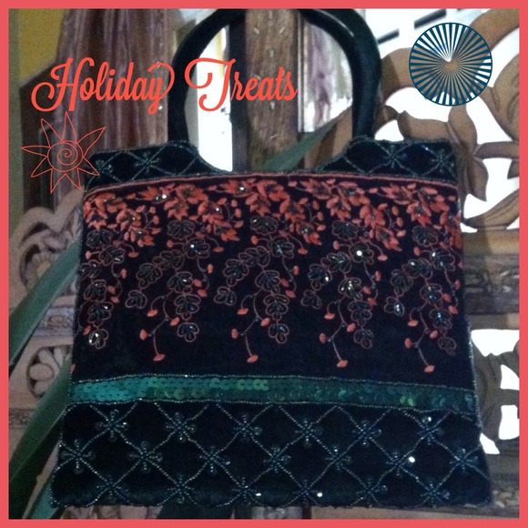 Handmade Handbags - ✳️Luscious Beaded Day/Evening Bag✳️