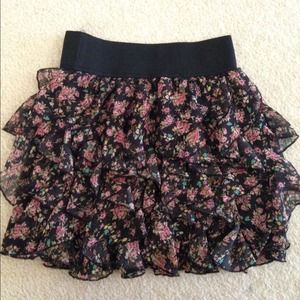 Cute little flowy skirt.