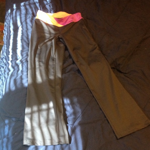 Old navy yoga pants Petite