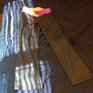 Old navy yoga pants Petite