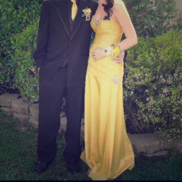 Yellow sweetheart corset prom dress