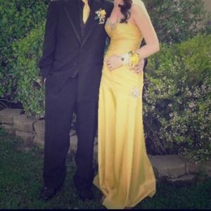 Yellow sweetheart corset prom dress