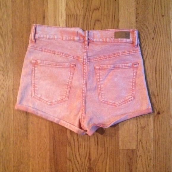 SOLD Garage redish/pinkish shorts size 5 - Picture 2 of 2