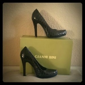 Gianni Bini Black Pumps