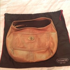 Coach leather shoulder bag