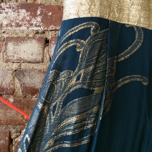 Nicole Miller Collection embroidered gown, size 4 - Picture 3 of 4