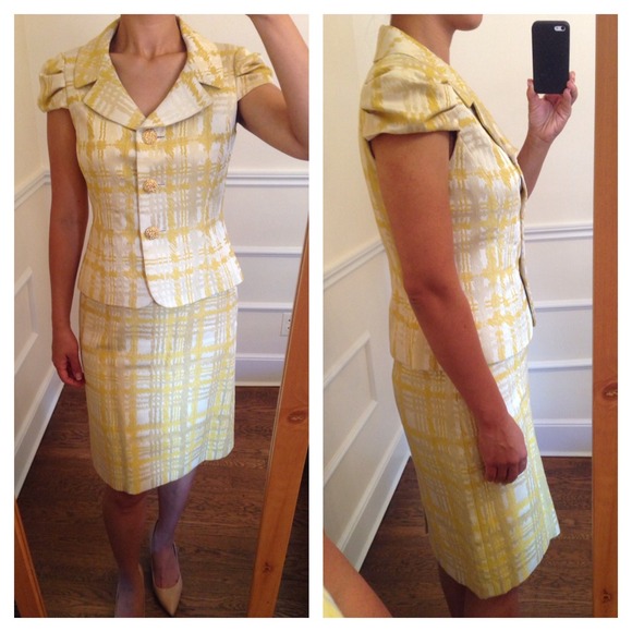 Tahari skirt suit