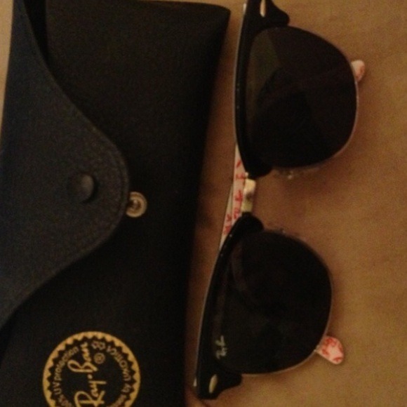 LOOKING FOR - Picture 2 of 3