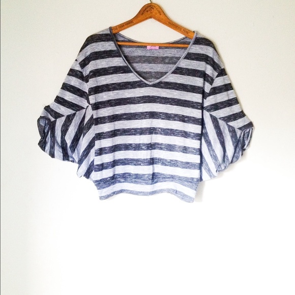 🔰BUNDLED🔰 Gray Striped Batwing Shirt Blouse - Picture 2 of 3