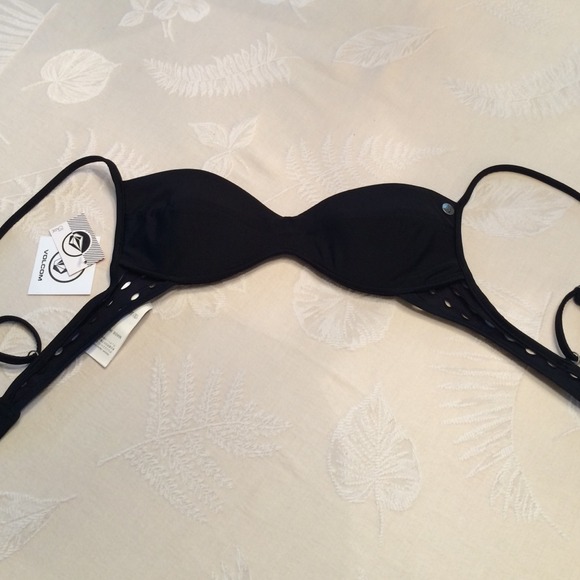 NWT Volcom bathing suit top