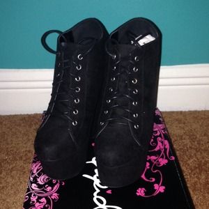 FINAL REDUCTION---Black Wedges