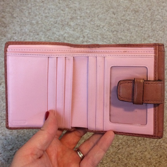 Coach Soft Pink Leather Wallet - Picture 3 of 4
