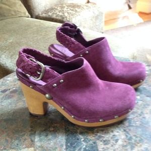 Uggs clog size 7 brand new