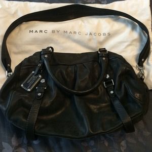 Auth Marc by Marc Jacobs Classic - black