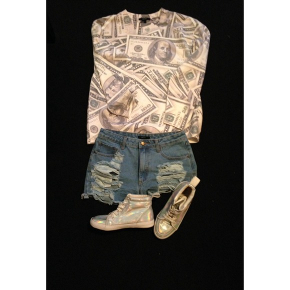 Holographic Silver Sneakers ((size 7))