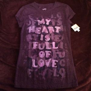 ✨"My Heart Is Full Of Love" Tee!✨