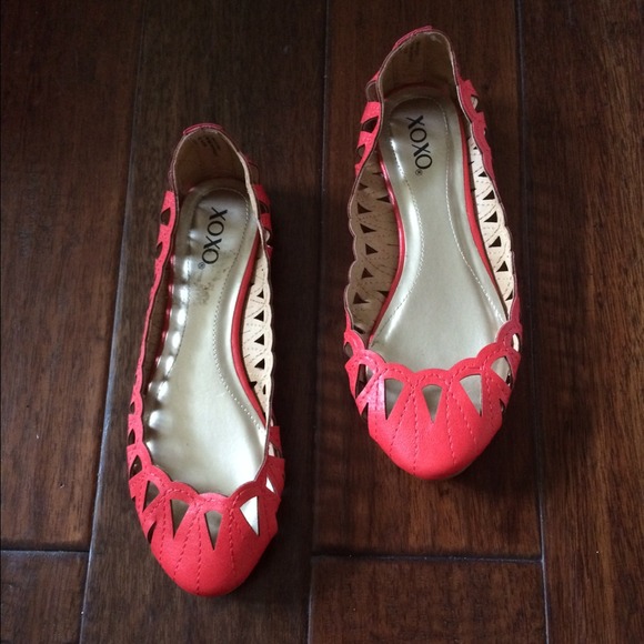 *SOLD* Red cut out sandals