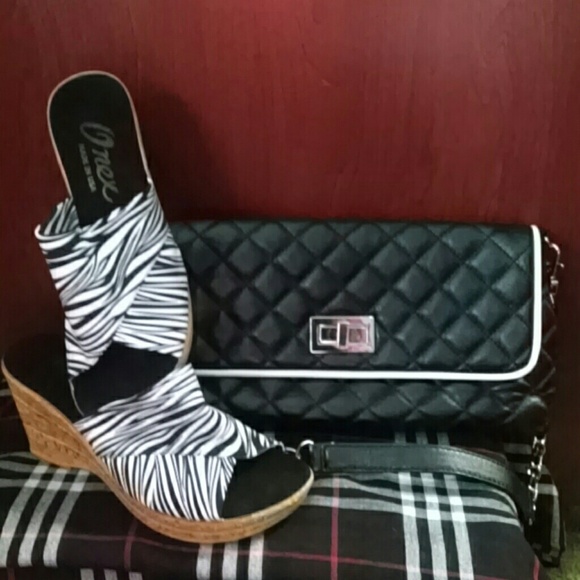 NWOT  CANDIE'S SHOULDER BAG