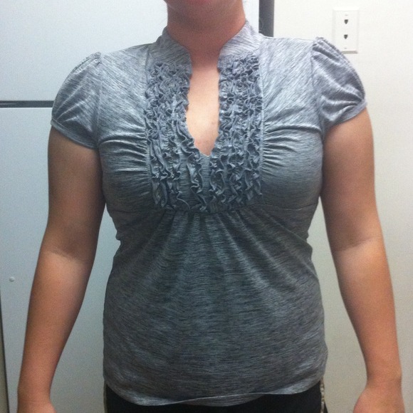 Charcoal Grey Ruffled Top🐨 - Picture 4 of 4