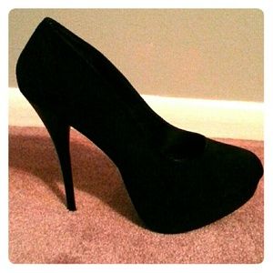 Black Platform Pumps