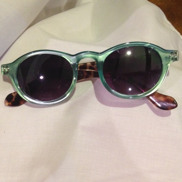 💥SOLD💥Turquoise and turtle shell sunglasses - Picture 1 of 2